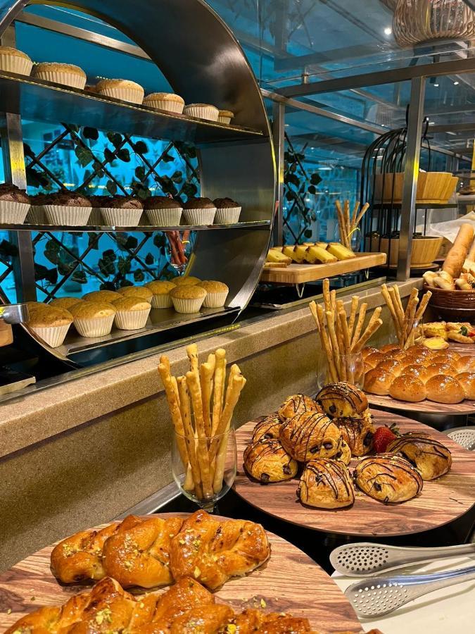 Holiday Inn Al Khobar - Corniche By Ihg Экстерьер фото